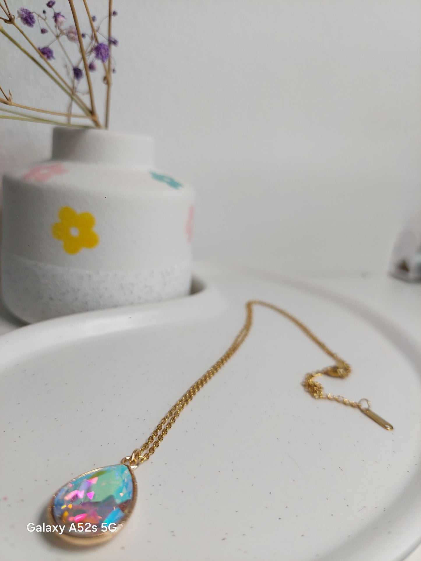 Vergoldete Edelstahlkette mit Tropfenanhänger – Blau, Beige oder Regenbogen – Glasstein, minimalistischer Schmuck, Geschenk für Frauen