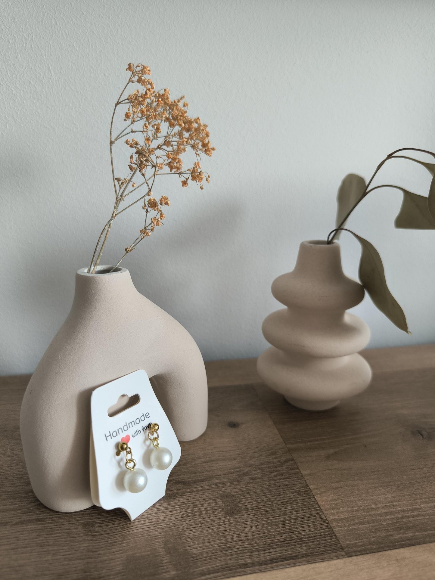 Elegante Perlenohrringe – Edelstahl 14k vergoldet | Creolen Stecker mit Perlenanhänger | minimalistischer Schmuck | Geschenk für Frauen