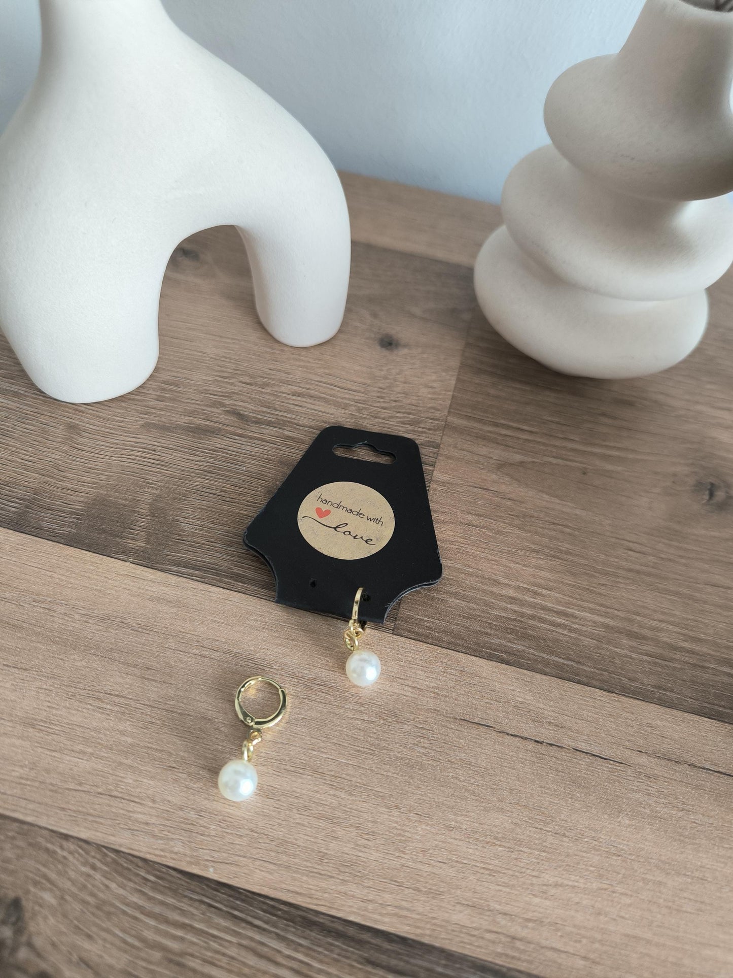 Elegante Perlenohrringe – Edelstahl 14k vergoldet | Creolen Stecker mit Perlenanhänger | minimalistischer Schmuck | Geschenk für Frauen
