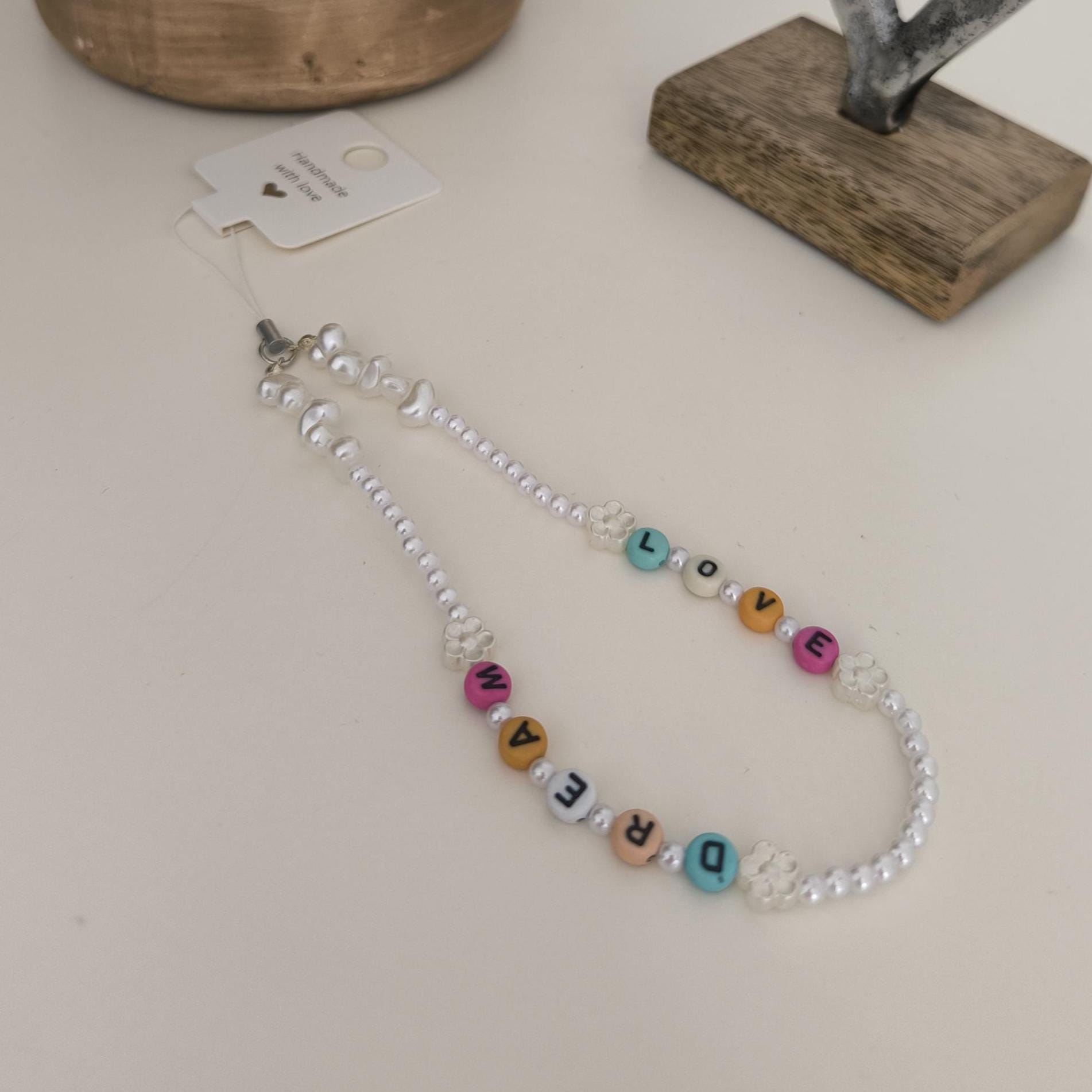 Handykette mit Perlen – Bunt & Sommerlich – Gummiband – Namen oder Wörter personalisierbar – Handy Accessoire – Handmade Geschenk Idee