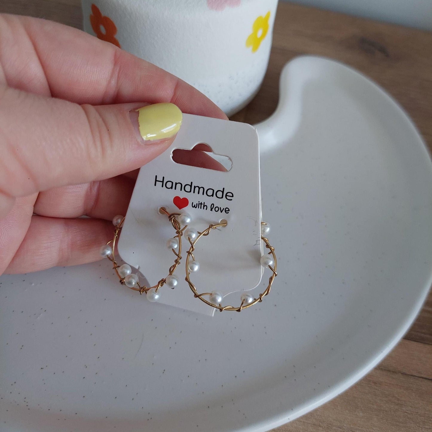 Creolen mit Perlen | Vergoldete Ohrringe | Handgemachte Perlencreolen | Boho | Elegant & zeitlos | Geschenk für Frauen | Minimalistisch
