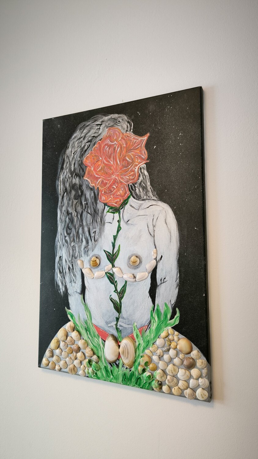 Woman in Universe - Trandafir - Tanya Silva - Acryl, Organisches Material auf Leinwand