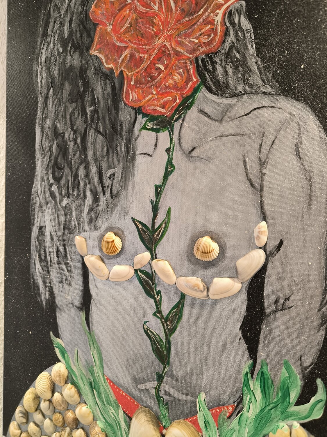 Woman in Universe - Trandafir - Tanya Silva - Acryl, Organisches Material auf Leinwand