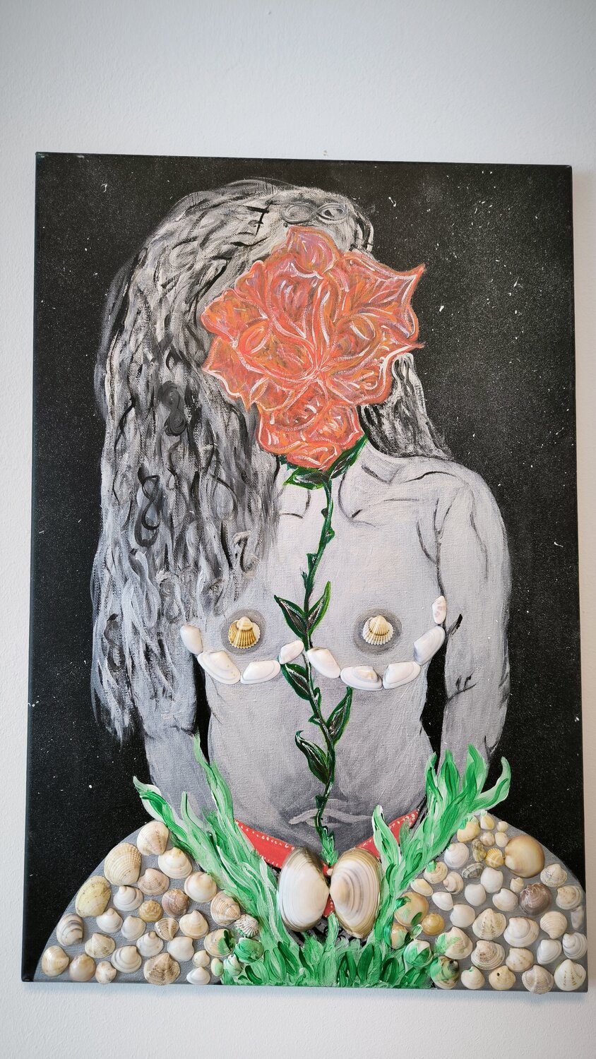 Woman in Universe - Trandafir - Tanya Silva - Acryl, Organisches Material auf Leinwand
