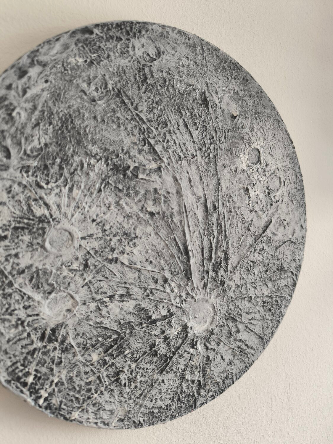 MOON - Tanya Silva - Acrylic, cement on canvas