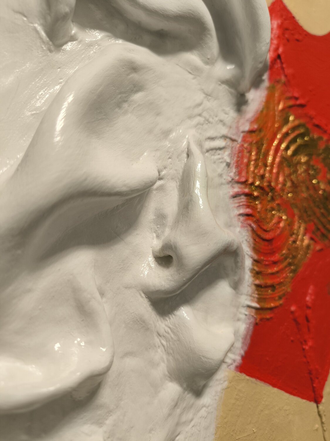 Lady in red - Tanya Silva - Acryl, Zement auf Leinwand