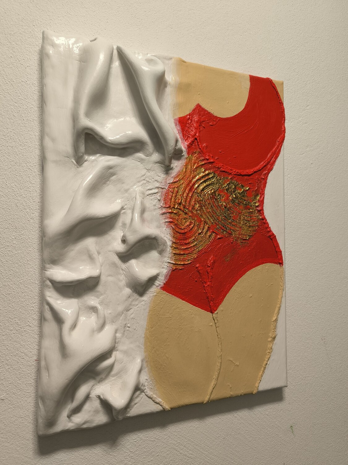 Lady in red - Tanya Silva - Acryl, Zement auf Leinwand