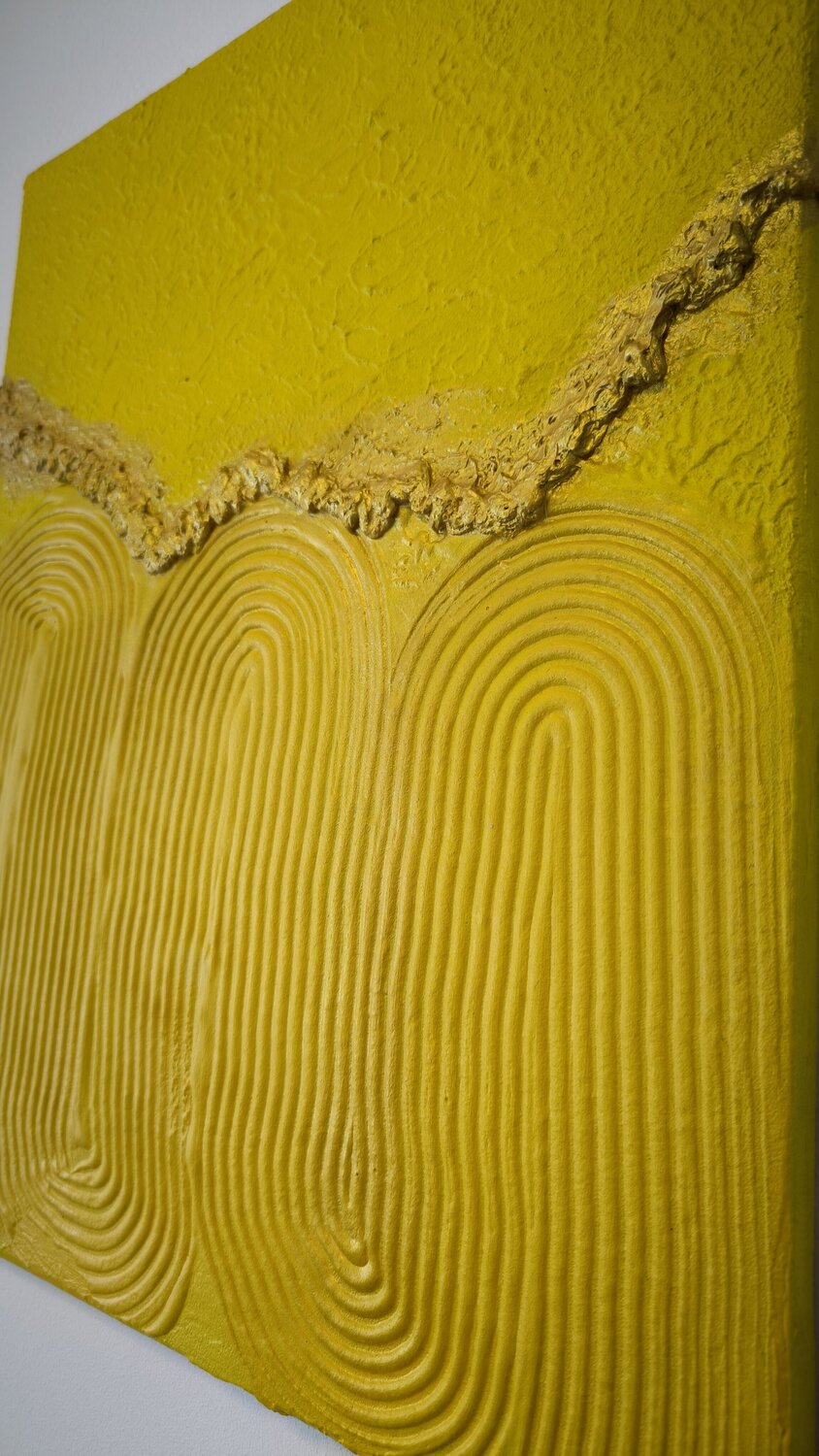 Yellow Vibes - Tanya Silva - Acryl, Zement auf Leinwand