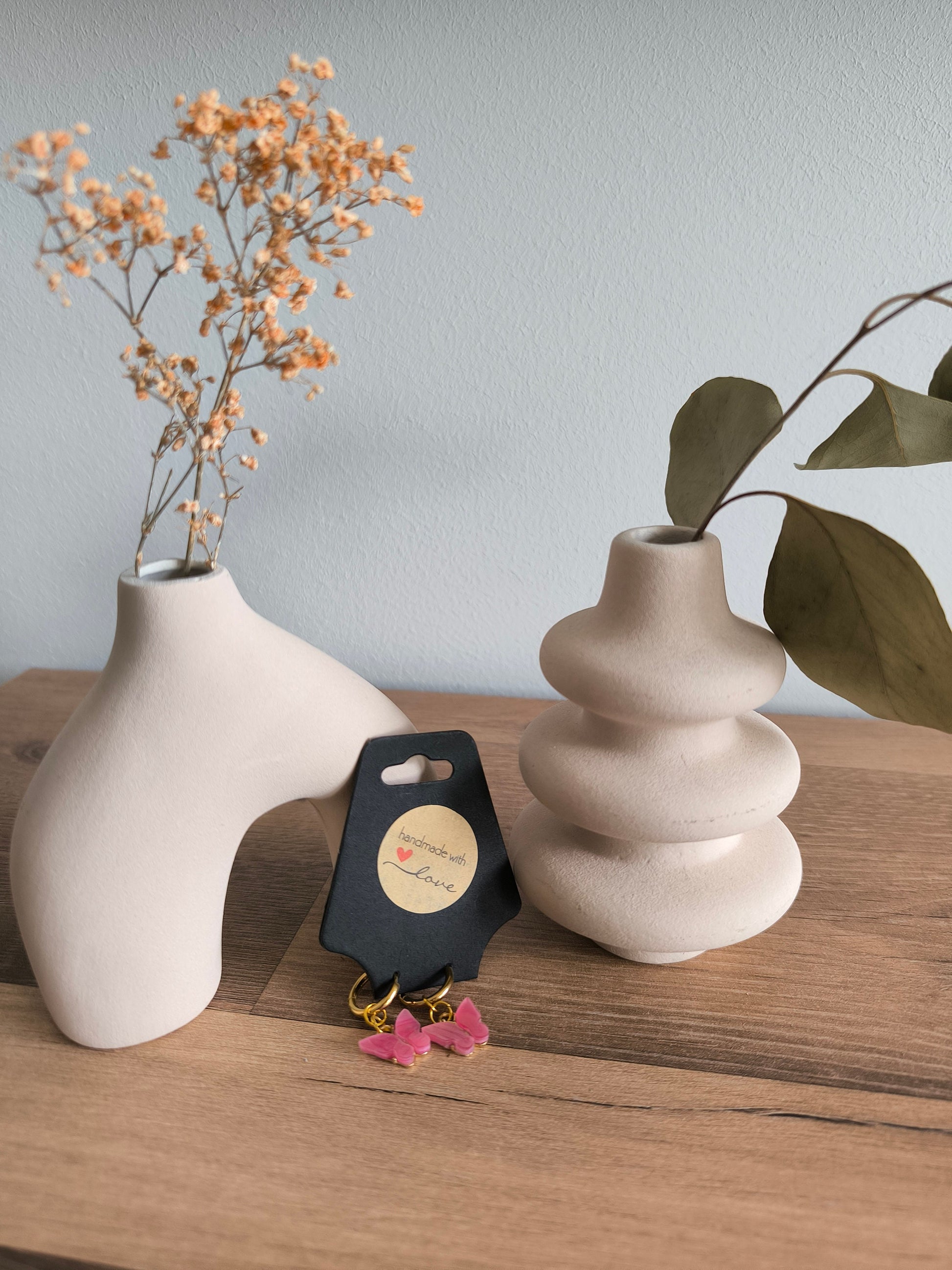 Kleine und große Creolen mit Schmetterling-Anhänger Damen Mädchen Ohrringe, Boho, Geschenk für Sie