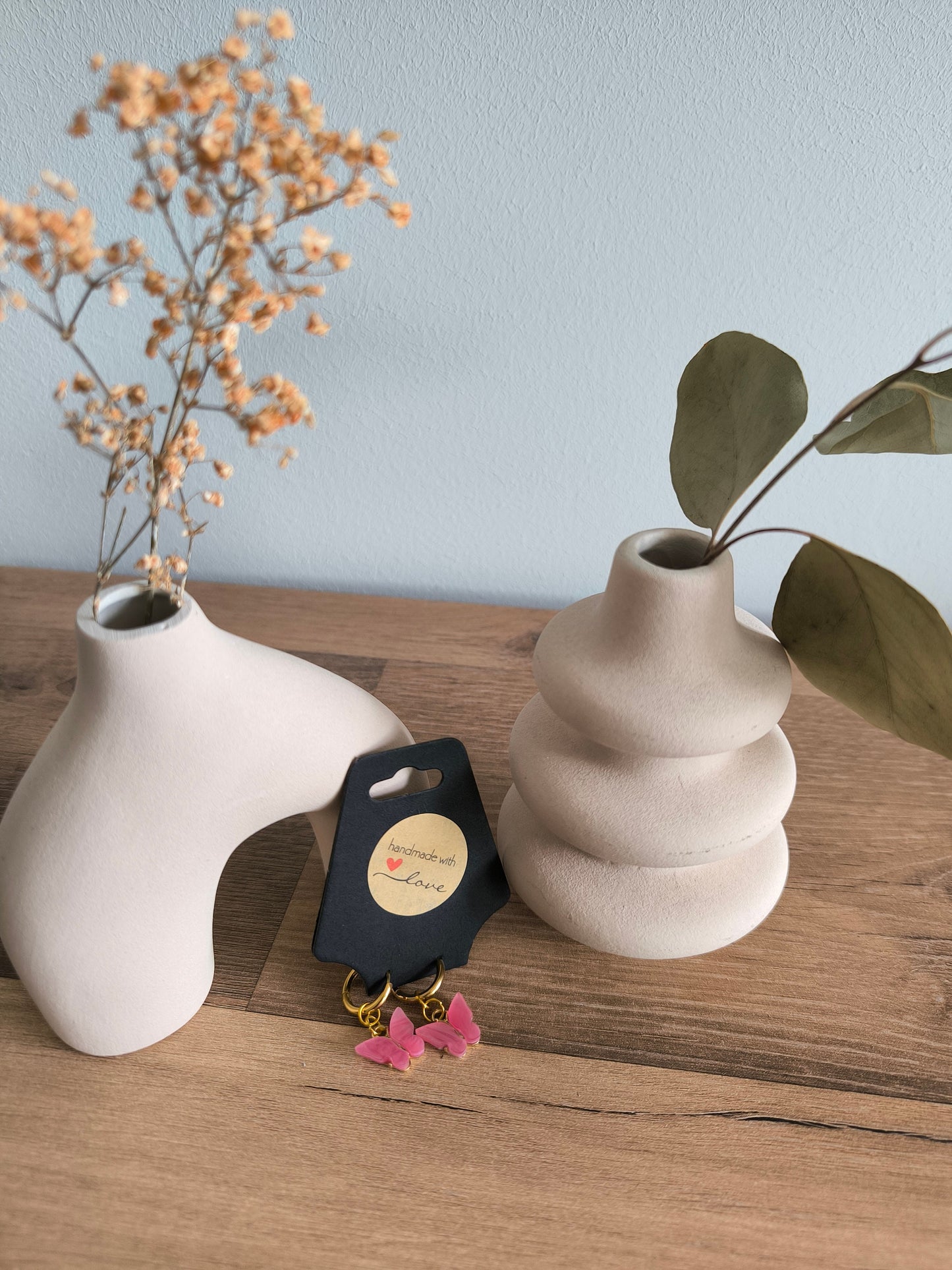 Kleine und große Creolen mit Schmetterling-Anhänger Damen Mädchen Ohrringe, Boho, Geschenk für Sie