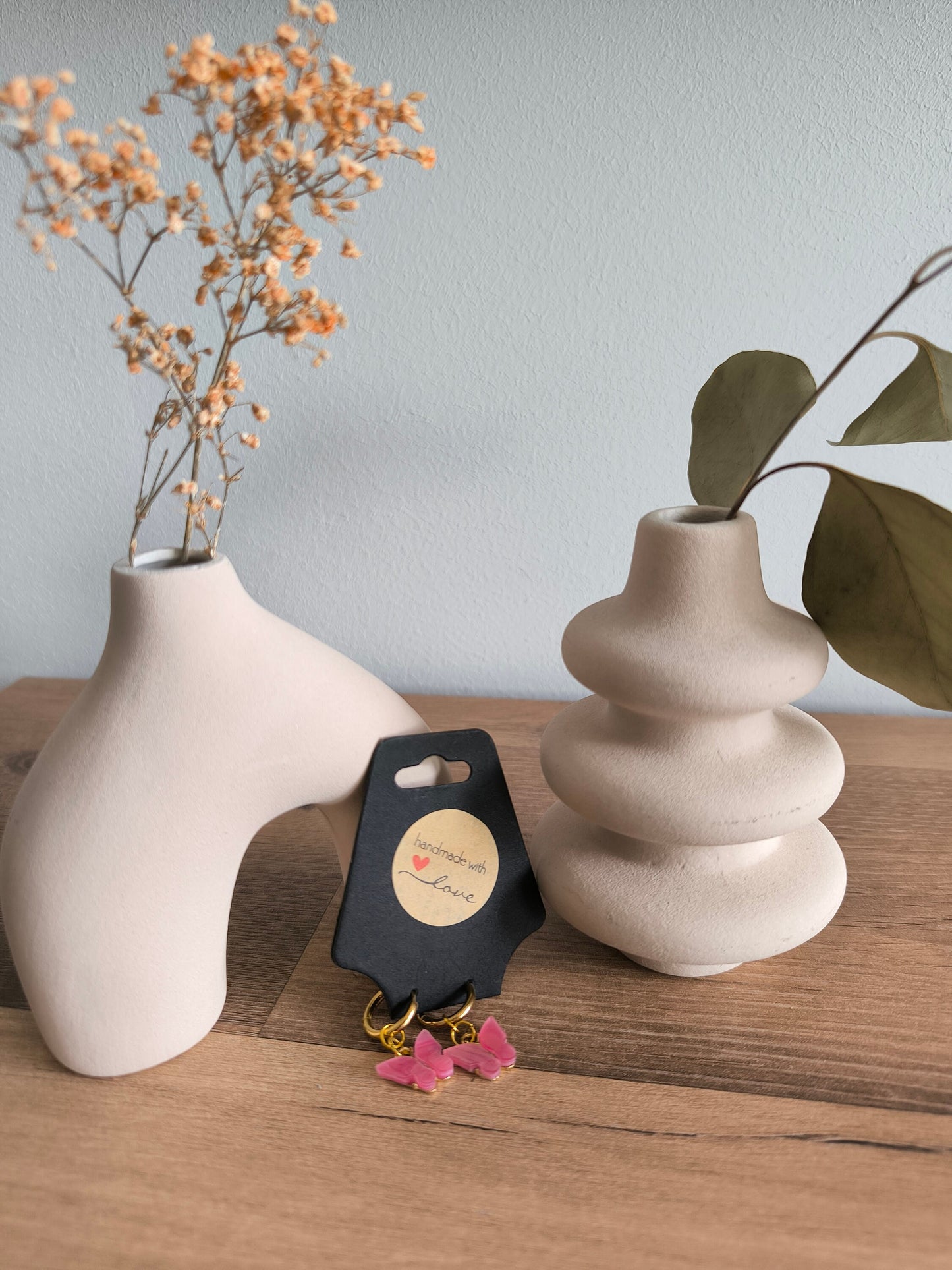 Kleine und große Creolen mit Schmetterling-Anhänger Damen Mädchen Ohrringe, Boho, Geschenk für Sie