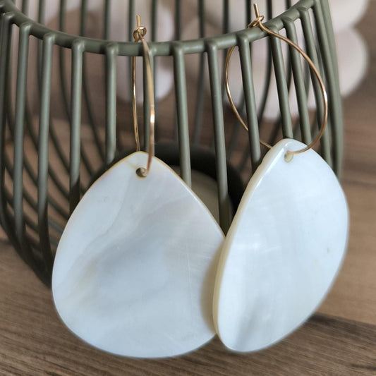 Vintage Muschelperlen Anhänger auf Creolen, Hochzeit, Damenschmuck, Geschenk für Sie