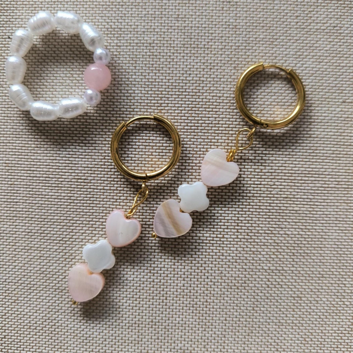 Schmuck Set Rosenquarz Ring und Perlen Ohrringe | 14k vergoldet | Boho Schmuck | Herz und Blumen Perlen | Geschenk für Frauen