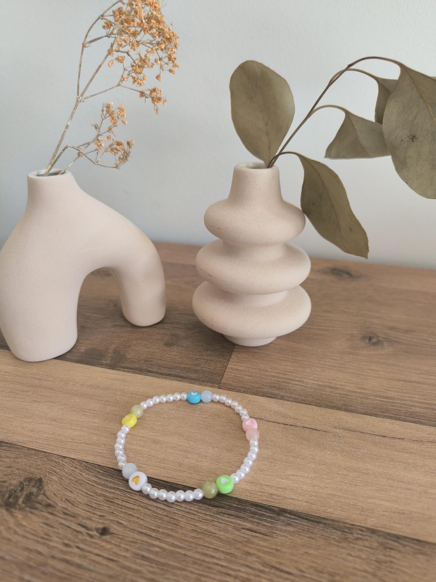 Perlenarmband mit Herzperlen & Edelsteinen | Rosenquarz, Aquamarin, Mondstein, Serpentin | bunt, Boho, elastisch, handmade