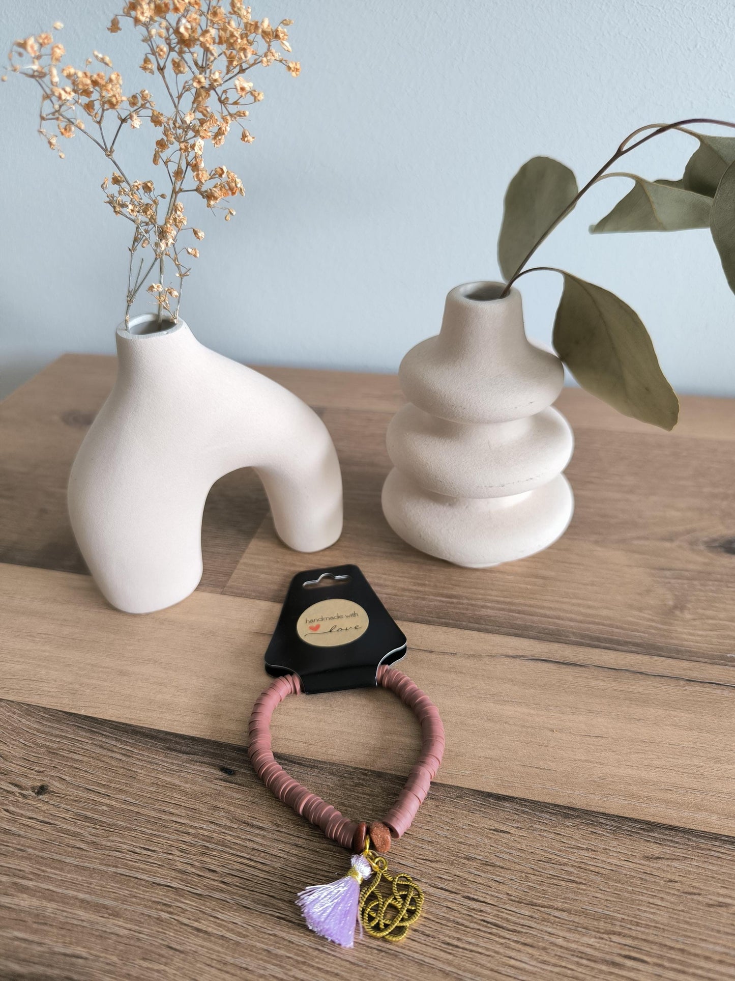 Handgemachtes Perlenarmband mit Anhänger – Buntes Armband Damen – Edelstein Armband Geschenk – Gummiband – Boho Schmuck Handmade