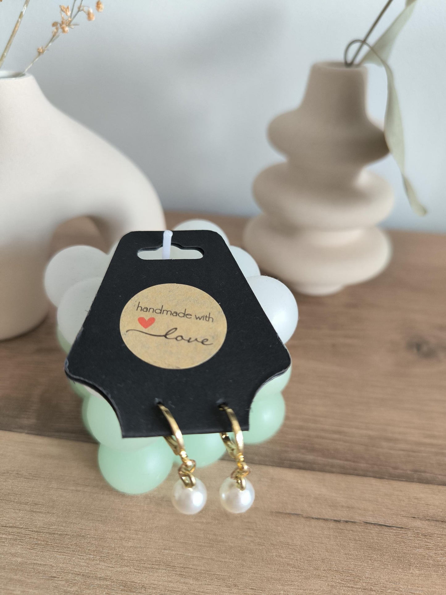 Elegante Perlenohrringe – Edelstahl 14k vergoldet | Creolen Stecker mit Perlenanhänger | minimalistischer Schmuck | Geschenk für Frauen