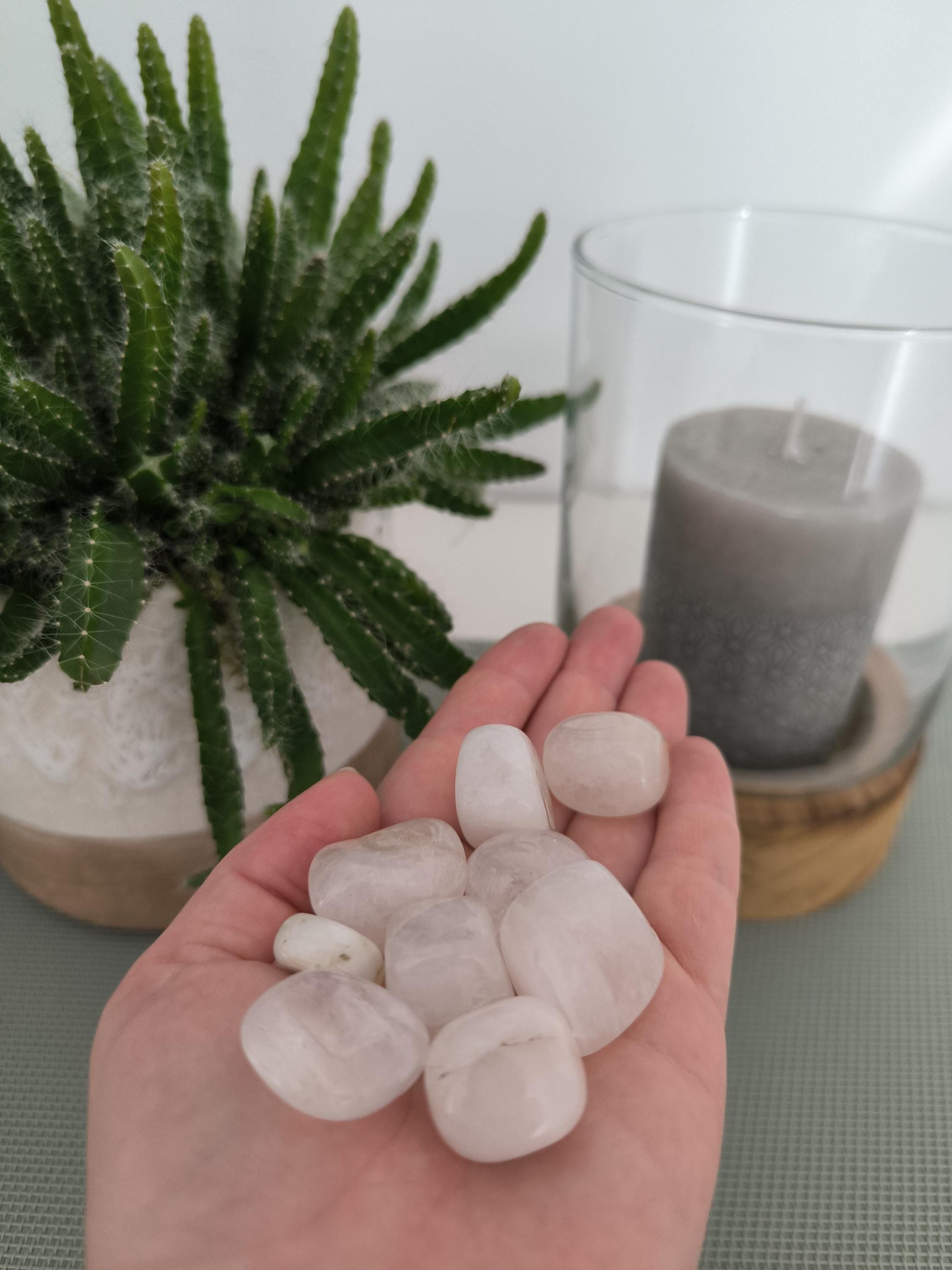 Rosenquarz Edelstein geschliffen – XS, S, M | Heilstein für Liebe & Herzöffnung | Dekosteine, Rohsteine, Schmuckstein | Trommelstein