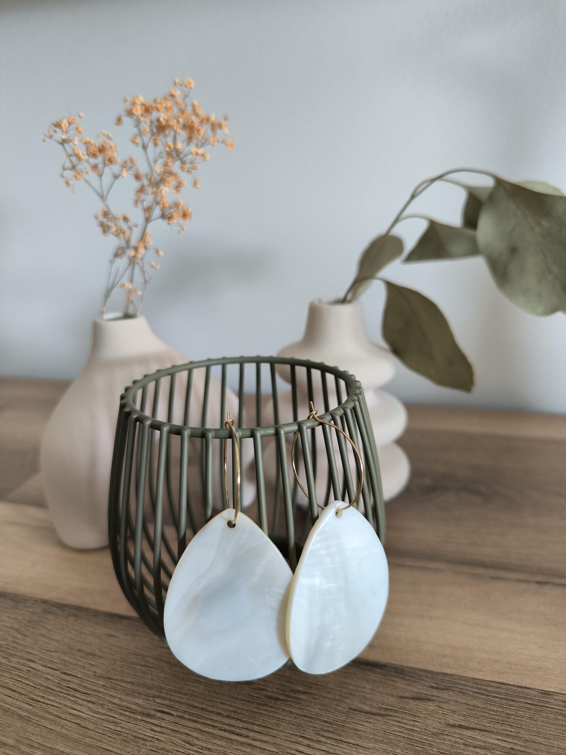 Vintage Muschelperlen Anhänger auf Creolen, Hochzeit, Damenschmuck, Geschenk für Sie