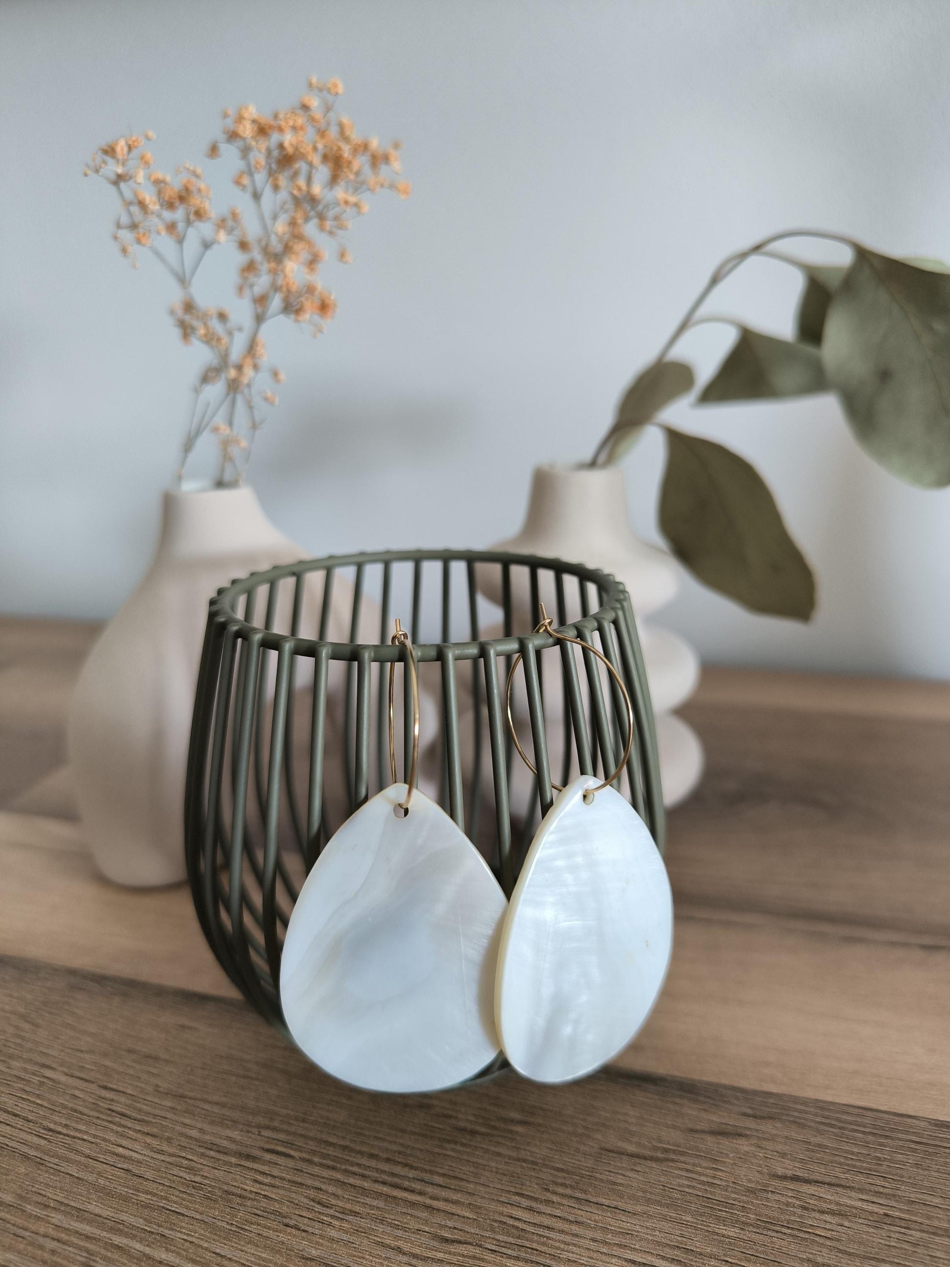 Vintage Muschelperlen Anhänger auf Creolen, Hochzeit, Damenschmuck, Geschenk für Sie