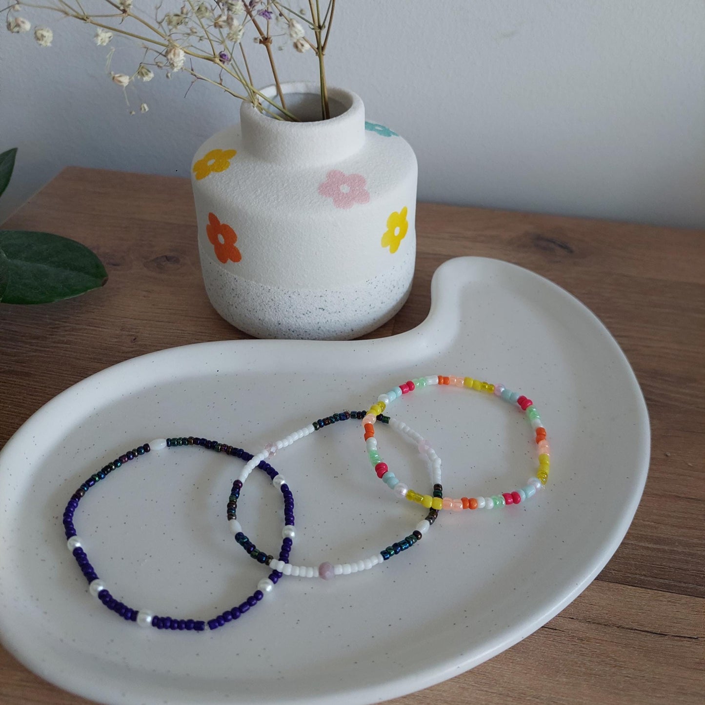 Perlenarmband bunt boho | Gummiband | Handmade Armband | Muschelperlen & Edelsteinakzente | zartes Armband | Geschenk für sie | individuell