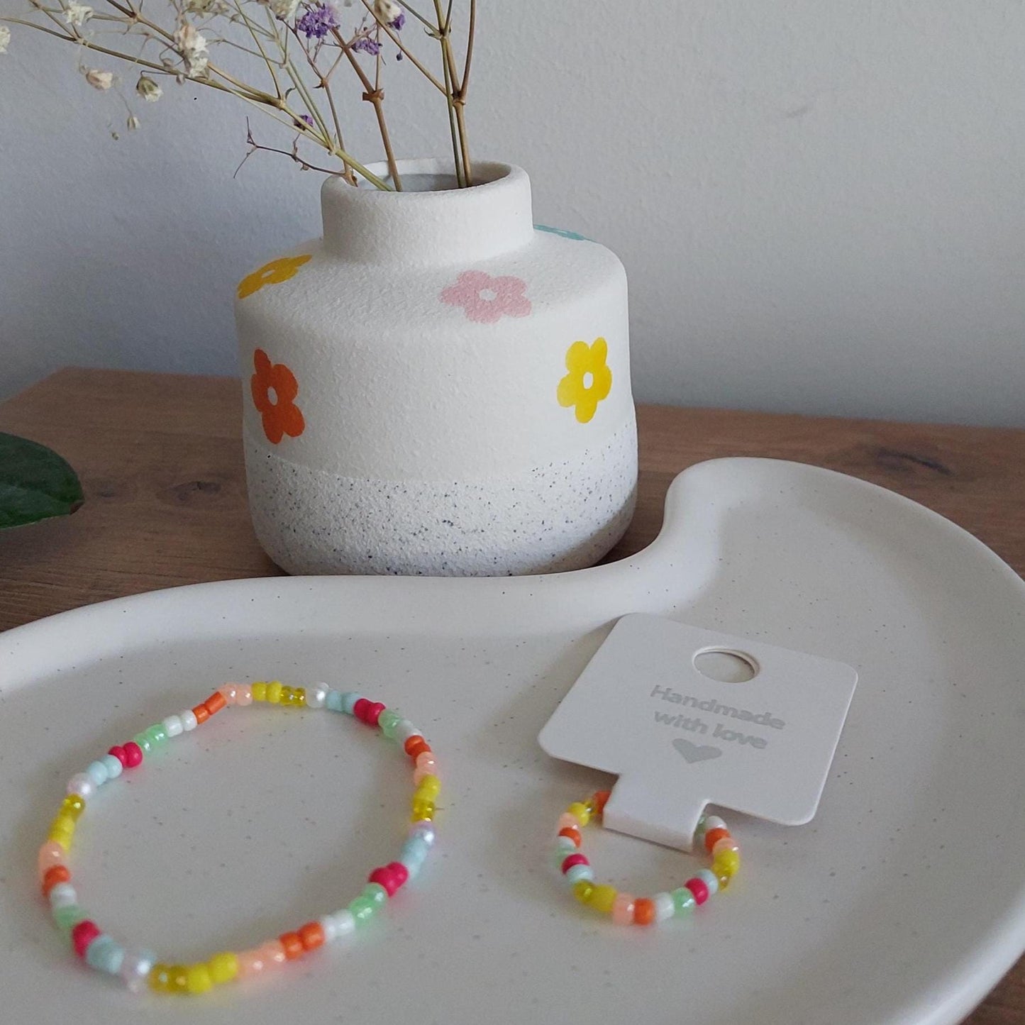 Perlenarmband bunt boho | Gummiband | Handmade Armband | Muschelperlen & Edelsteinakzente | zartes Armband | Geschenk für sie | individuell