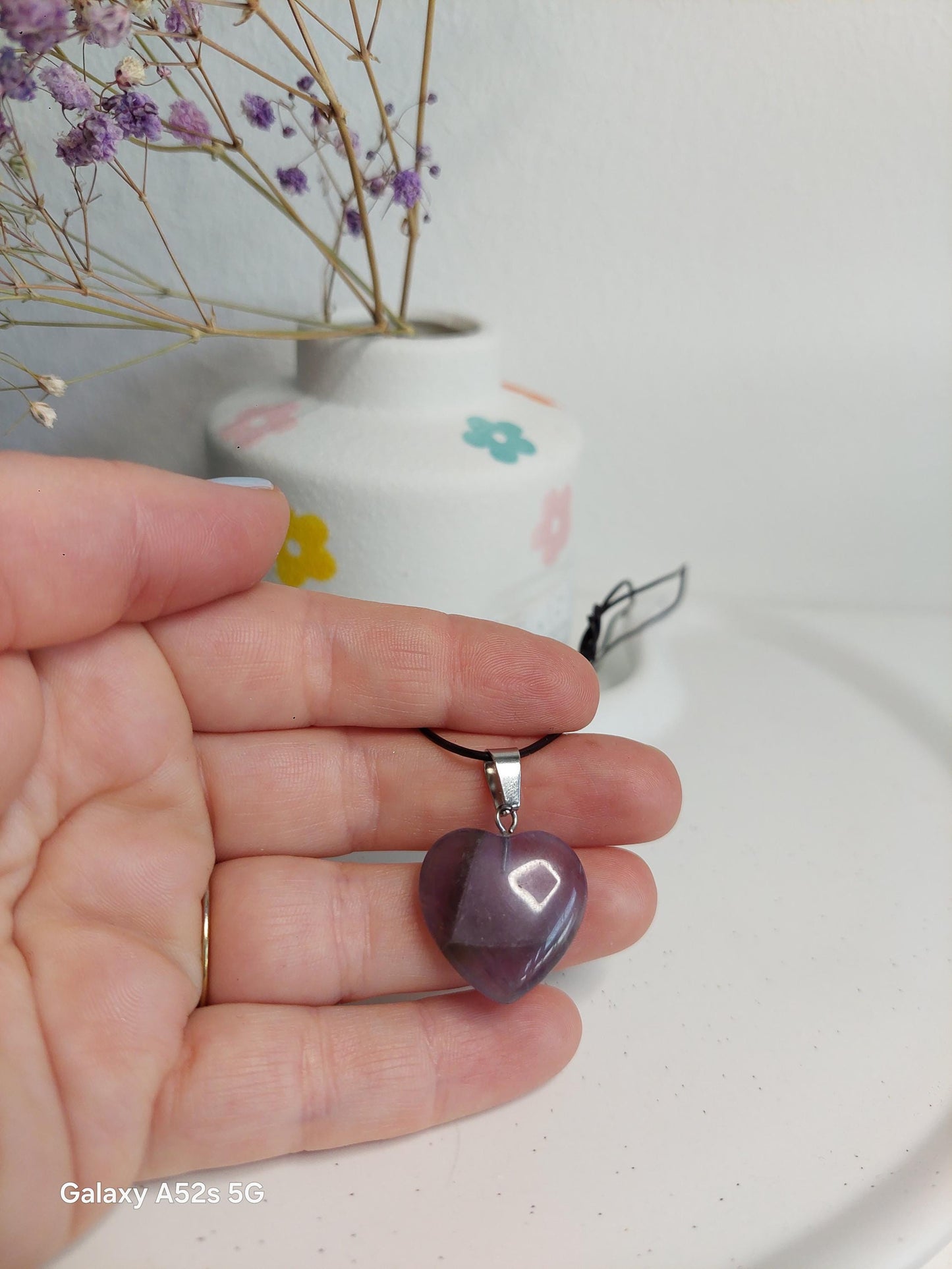 Silberne Edelstahlkette oder Lederband mit Amethyst Herz Edelstein, minimalistischer Schmuck, Geschenk für Frauen, Spiritualität Heilstein