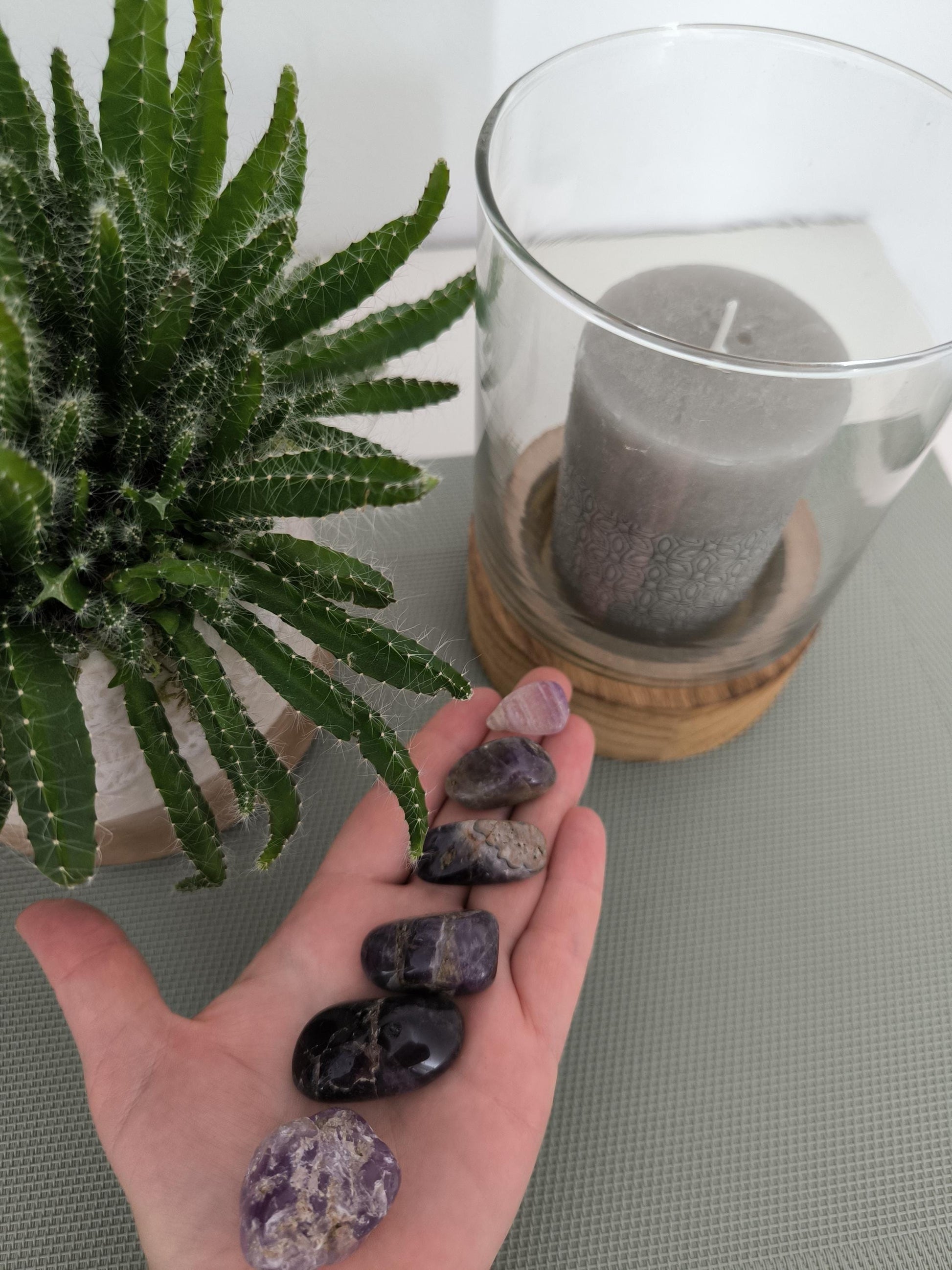 Amethyst Edelstein geschliffen – XS, S, M | Heilstein für Intuition & inneren Frieden | Spiritualität, Meditation, Dekostein | Trommelstein