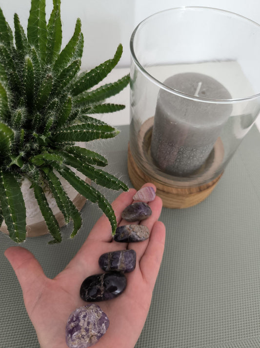 Amethyst Edelstein geschliffen – XS, S, M | Heilstein für Intuition & inneren Frieden | Spiritualität, Meditation, Dekostein | Trommelstein
