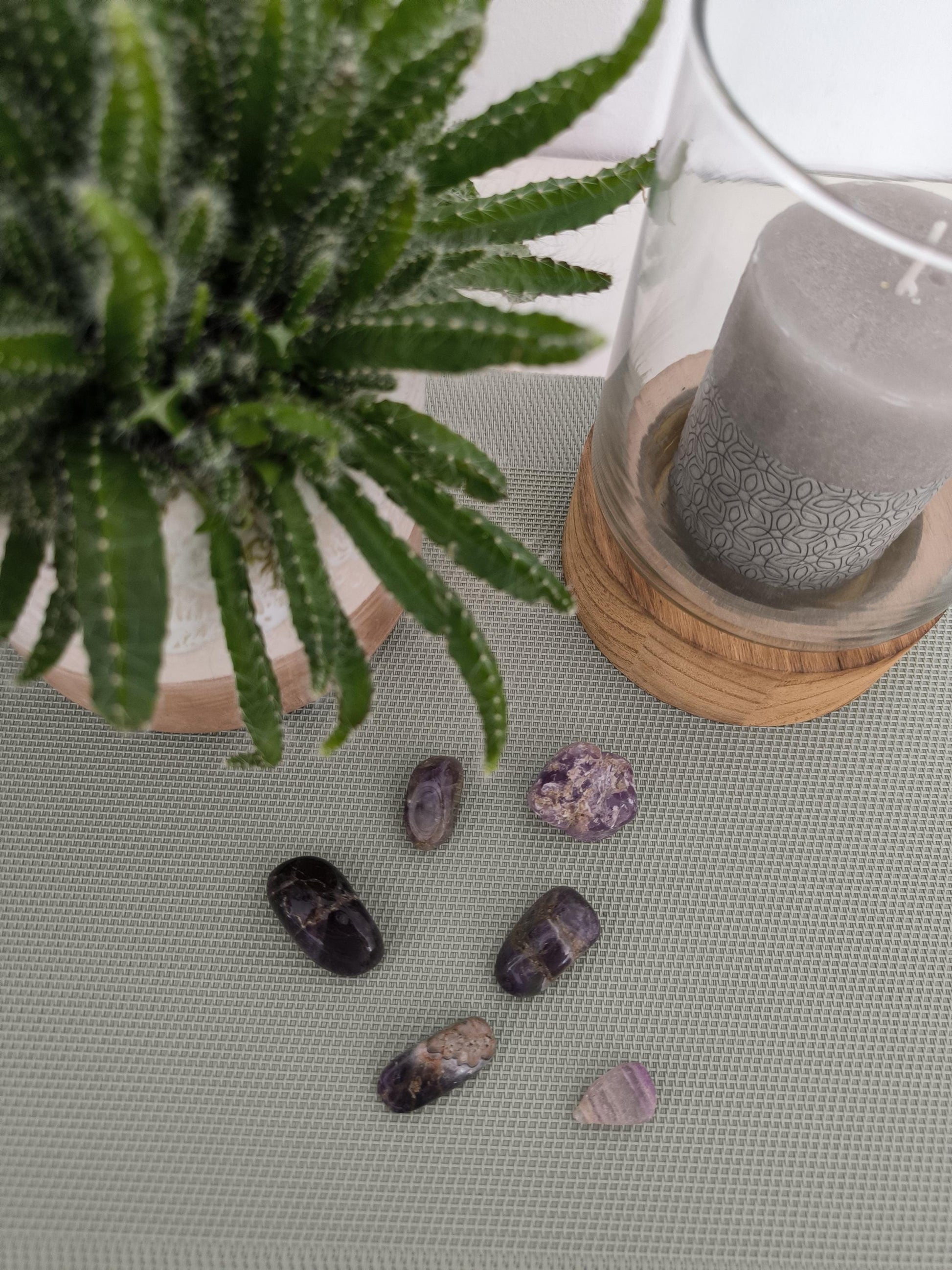 Amethyst Edelstein geschliffen – XS, S, M | Heilstein für Intuition & inneren Frieden | Spiritualität, Meditation, Dekostein | Trommelstein