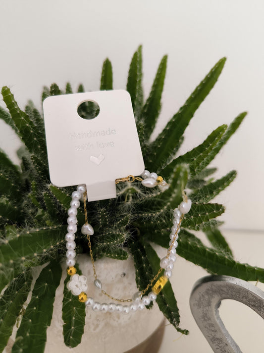 weißes Perlenarmband Boho Set | Elegantes Armband | 2-teilig | Gummiband & vergoldetes Edelsteinarmband | Herzen | Blumen| Lifetree
