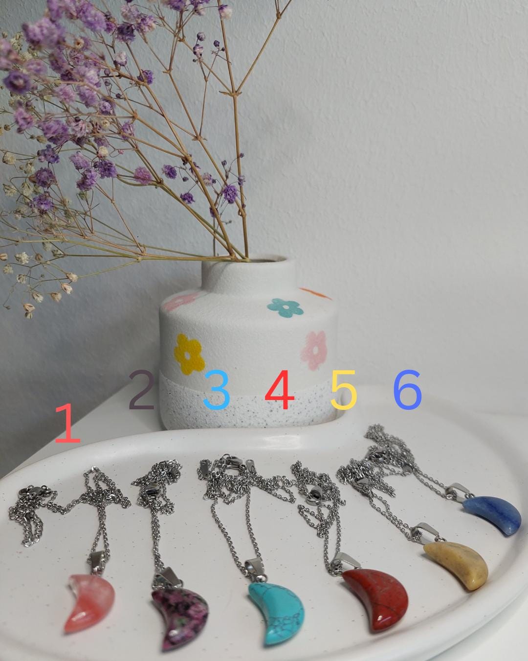 Mondstein Kette Edelstein Anhänger – Edelstahl Halskette mit Heilstein Halbmond – Boho Schmuck Damen Geschenk Naturstein