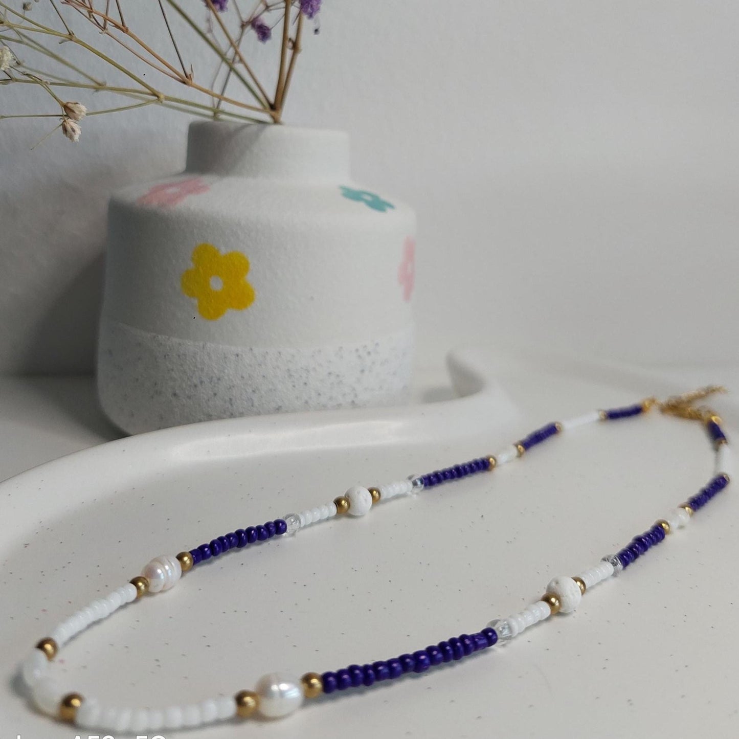 Blau weiße Perlenkette | handmade Halskette | zart Sommer Boho | Edelstahl vergoldet | Minimalistisch | Muschelperlen | Geschenk für sie