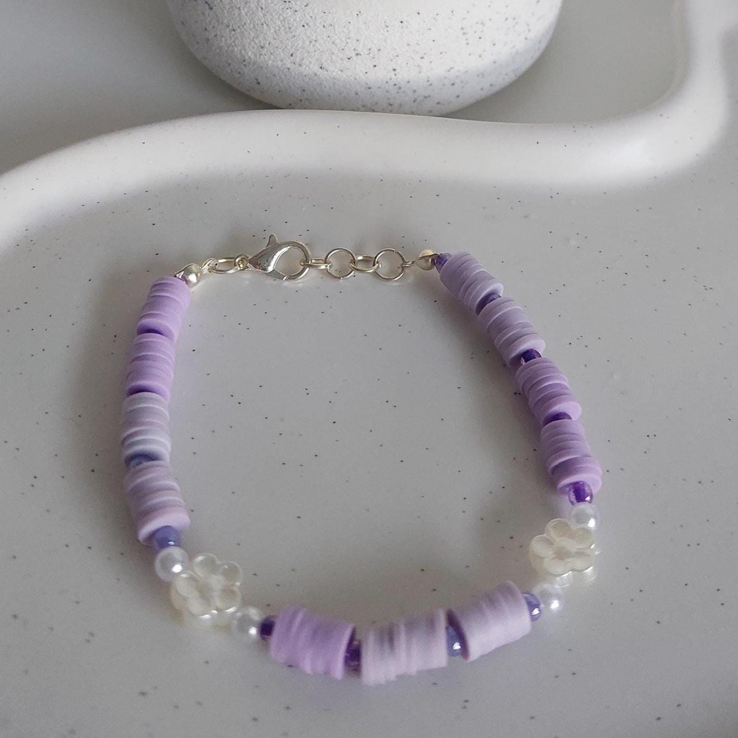 Handgemachtes Perlenarmband mit Anhänger – Buntes Armband Damen – Edelstein Armband Geschenk – Gummiband – Boho Schmuck Handmade