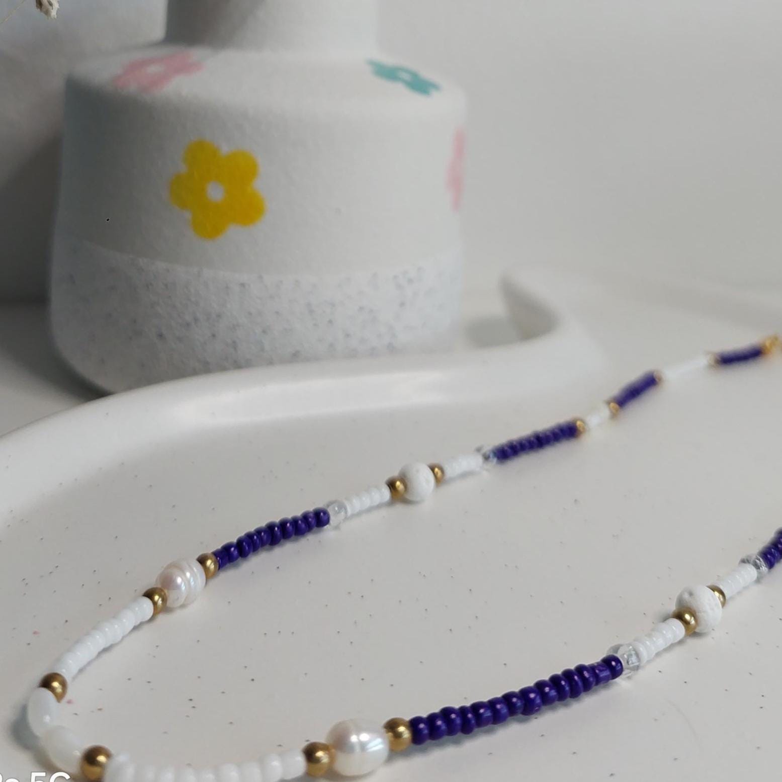 Blau weiße Perlenkette | handmade Halskette | zart Sommer Boho | Edelstahl vergoldet | Minimalistisch | Muschelperlen | Geschenk für sie