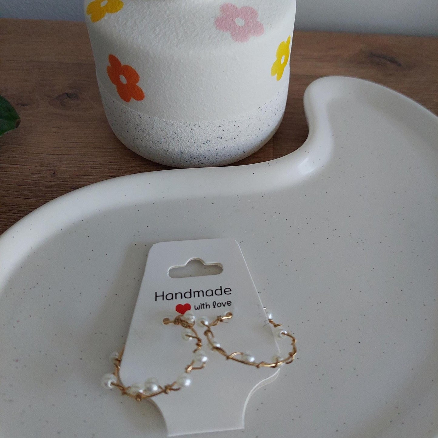 Creolen mit Perlen | Vergoldete Ohrringe | Handgemachte Perlencreolen | Boho | Elegant & zeitlos | Geschenk für Frauen | Minimalistisch