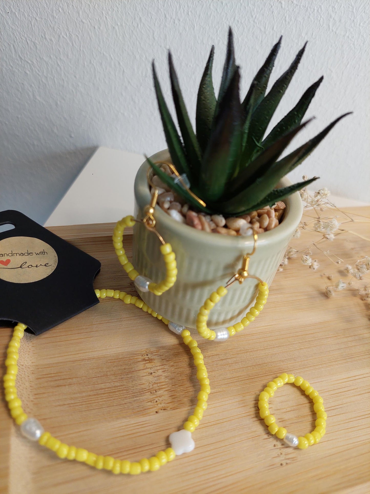 Handgemachtes Schmuck Set Gelb – Beaded Halskette, Creolen & Ring mit Perlen – Sommer Schmuck, Geschenk für Frauen - Boho - Modern