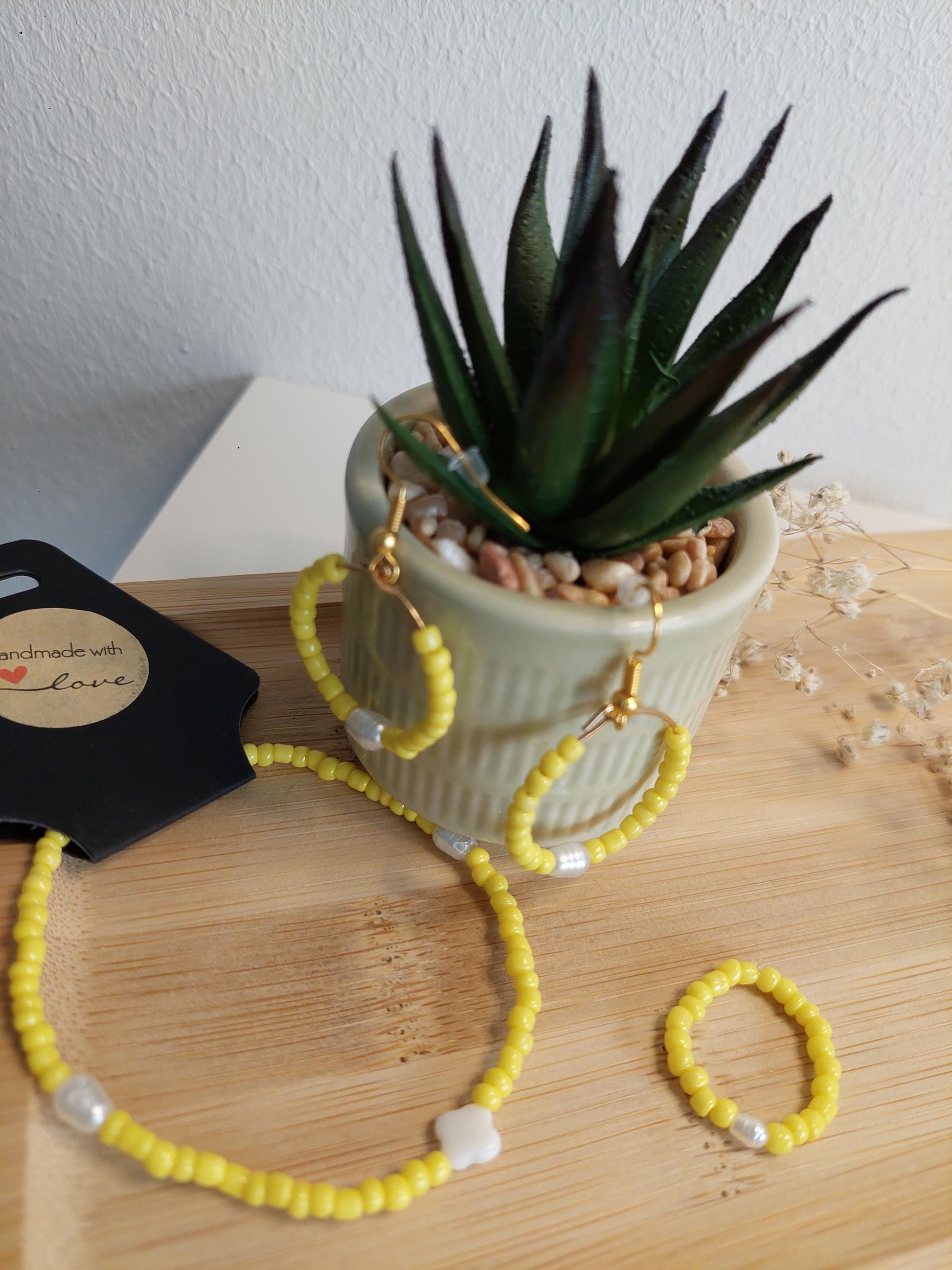 Handgemachtes Schmuck Set Gelb – Beaded Halskette, Creolen & Ring mit Perlen – Sommer Schmuck, Geschenk für Frauen - Boho - Modern