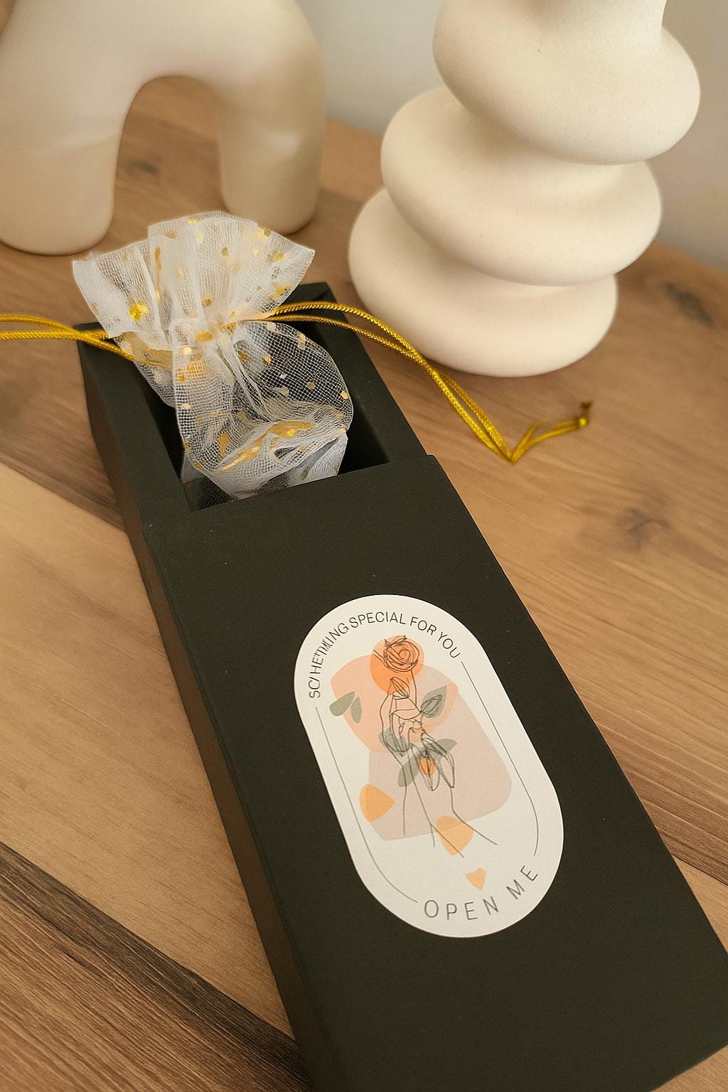 Geschenkverpackung Schmuckbox schwarz mit Organza-Säckchen & Papierfolie – edle Schmuckverpackung für Armbänder, Ketten, Ohrringe, Edelstein