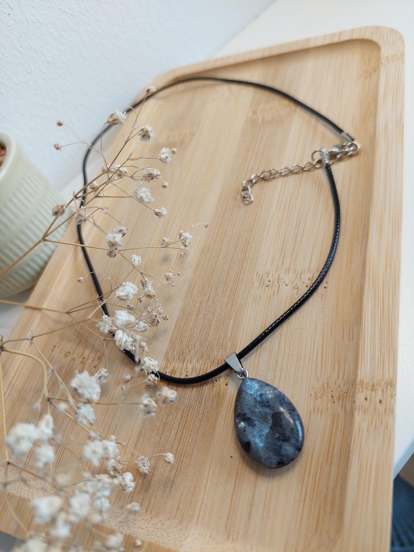 Larvikit Kette Wassertropfen – Schutzstein Halskette, Naturstein Schmuck, Heilstein Geschenk für Sie, Lederband, Edelstahlkette, Stainless