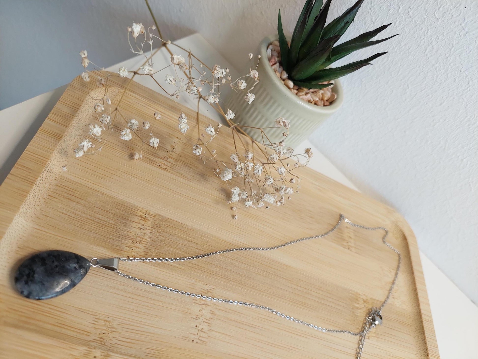 Larvikit Kette Wassertropfen – Schutzstein Halskette, Naturstein Schmuck, Heilstein Geschenk für Sie, Lederband, Edelstahlkette, Stainless