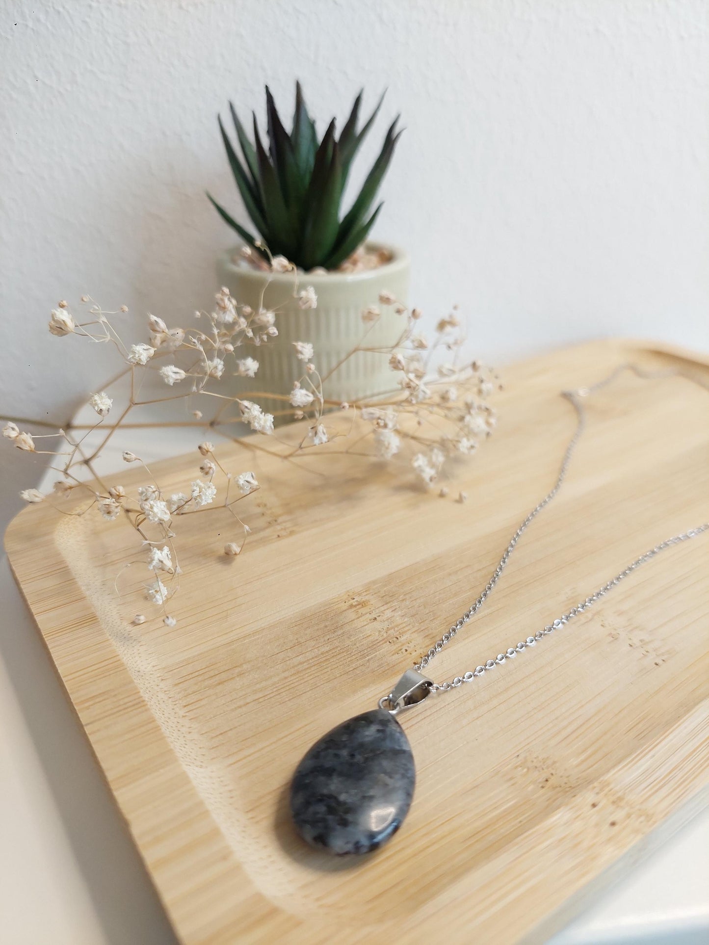 Larvikit Kette Wassertropfen – Schutzstein Halskette, Naturstein Schmuck, Heilstein Geschenk für Sie, Lederband, Edelstahlkette, Stainless