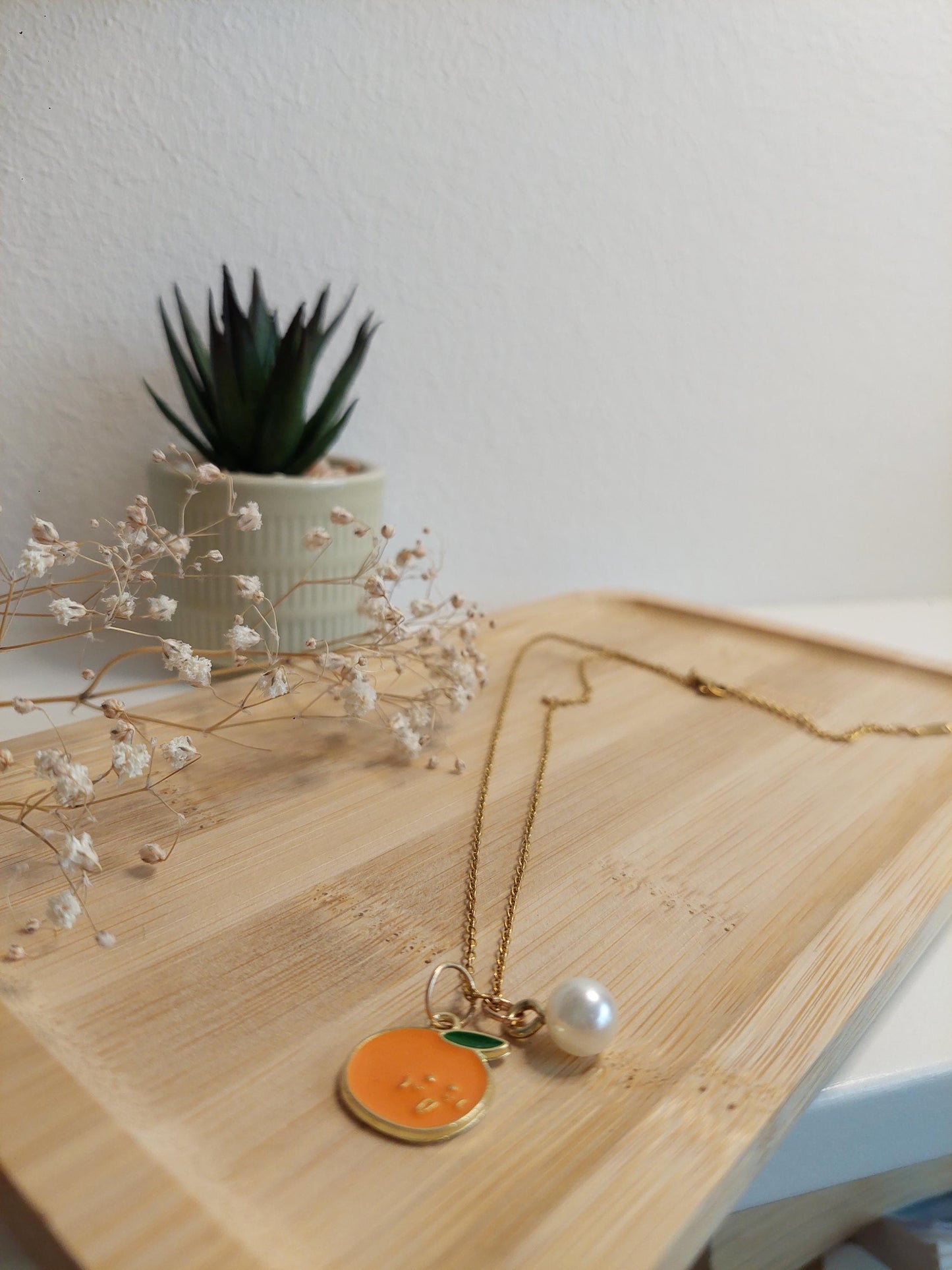 Goldene Edelstahlkette mit Orange Anhänger & Perle – Fruit Jewelry, Sunny Autumn Necklace, Gold Necklace, Orange Pendant, Gift for Her