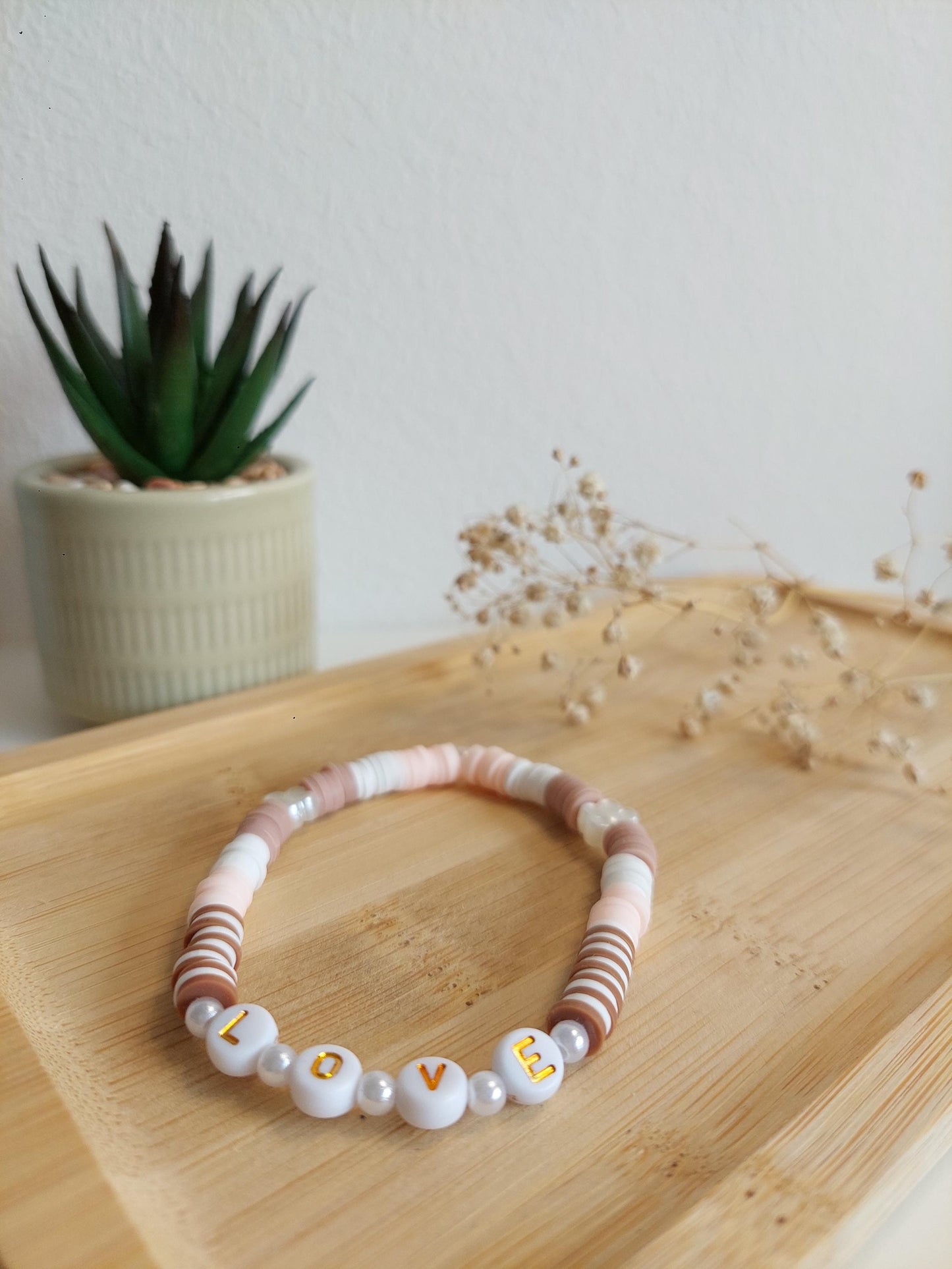 LOVE Armband & Ohrringe Set – Clay Beads Schmuck in Rosa Beige, Sommer Herbst Boho Set, Heishi Perlen Armband, Gold Creolen, Friendship Gift