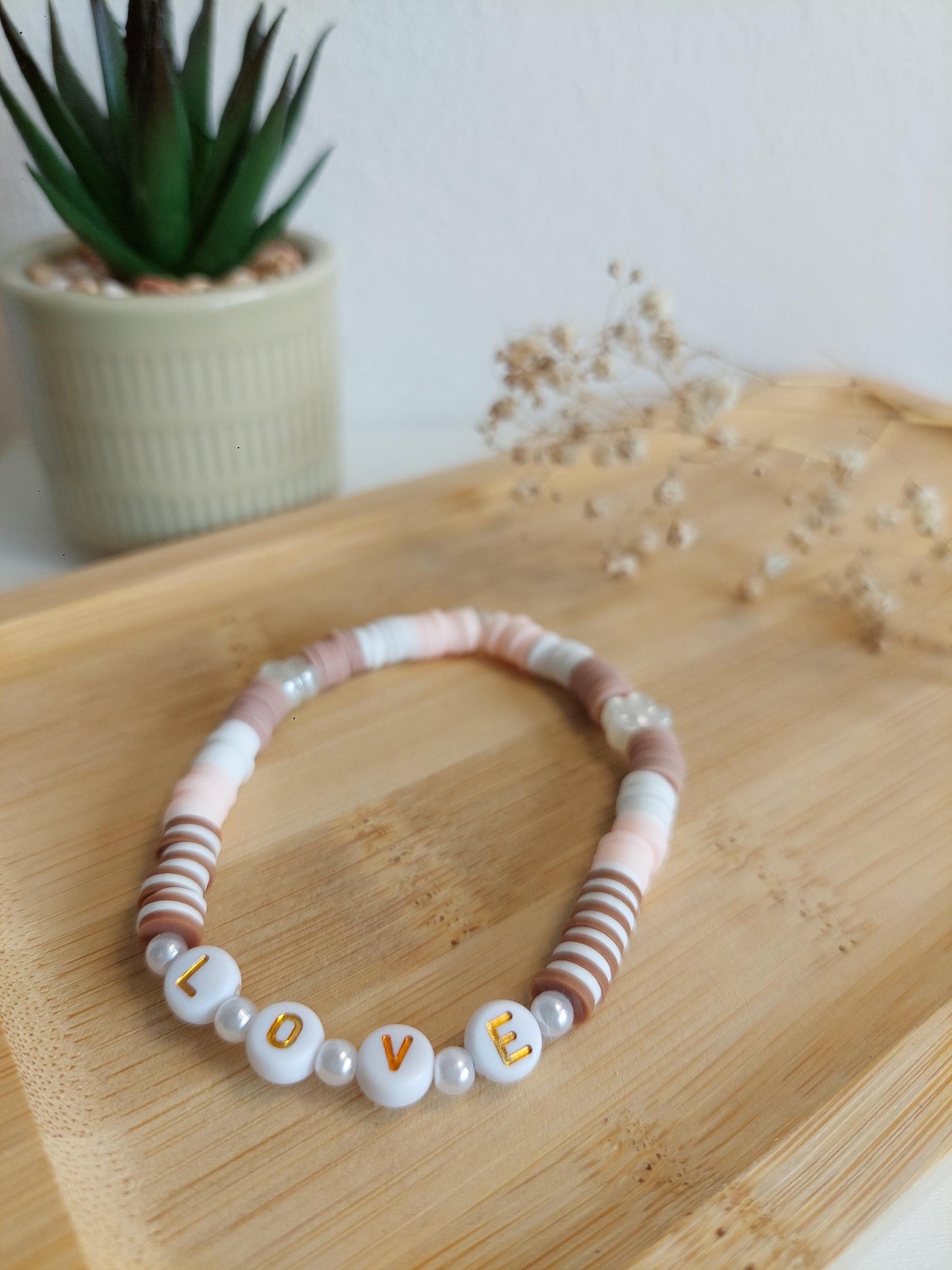 LOVE Armband & Ohrringe Set – Clay Beads Schmuck in Rosa Beige, Sommer Herbst Boho Set, Heishi Perlen Armband, Gold Creolen, Friendship Gift