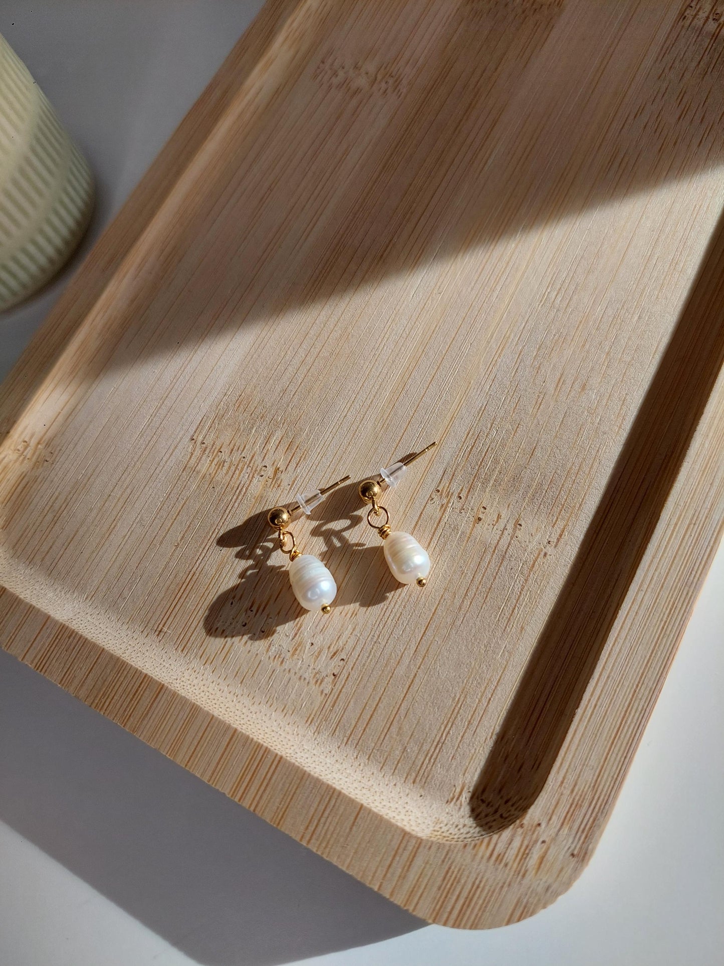 Elegante Süßwasserperlen Ohrringe Gold – Minimalistische Tropfen | Echtperlen | Geschenk für Frauen | Handmade Boho | Wasserfeste Stecker