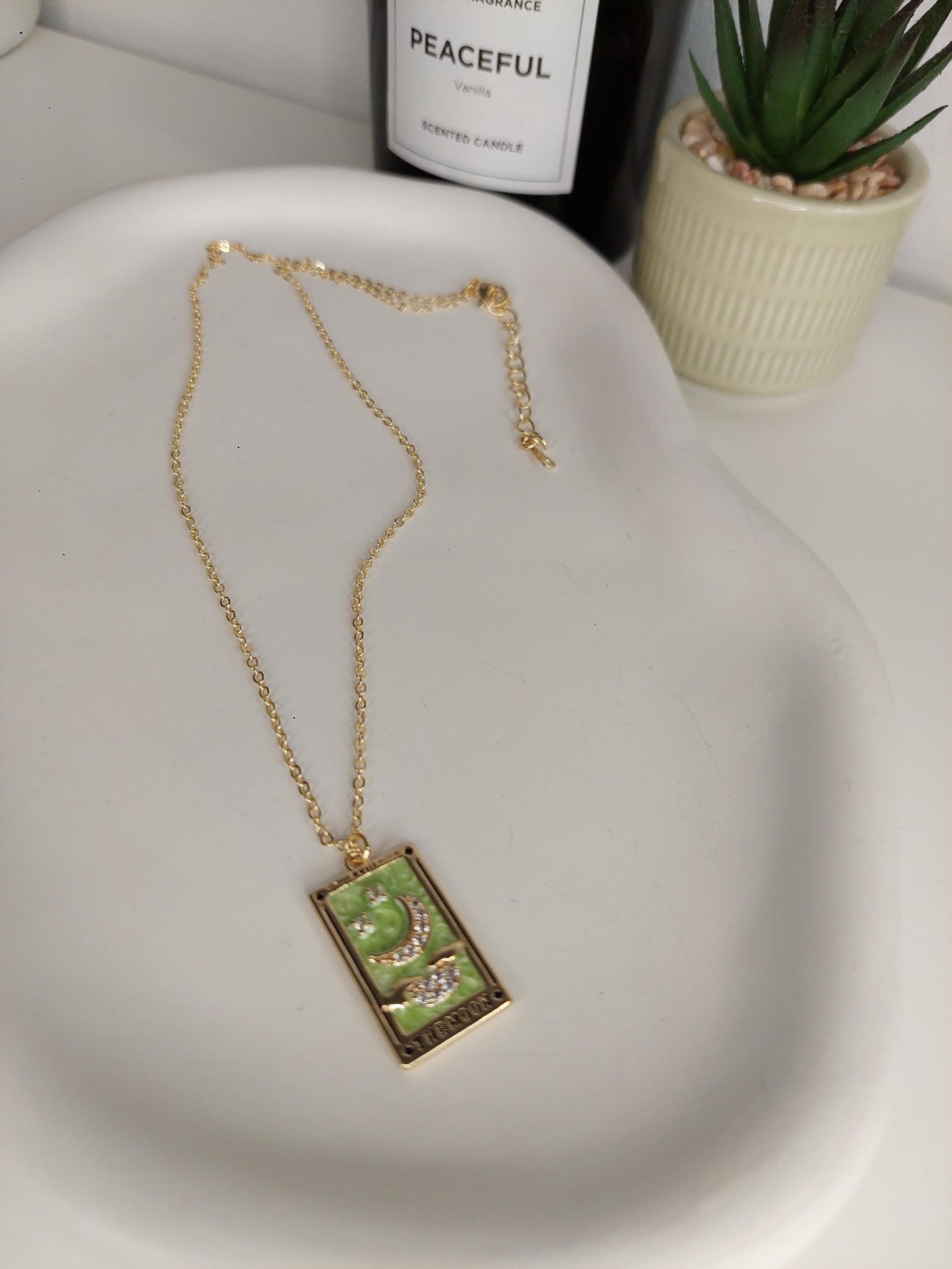Freedom Tarot Kette Gold – Spirituelle Amulett Kette mit Mond & Sterne | 14K vergoldeter Edelstahl | Symbol für Freiheit Manifestation Boho