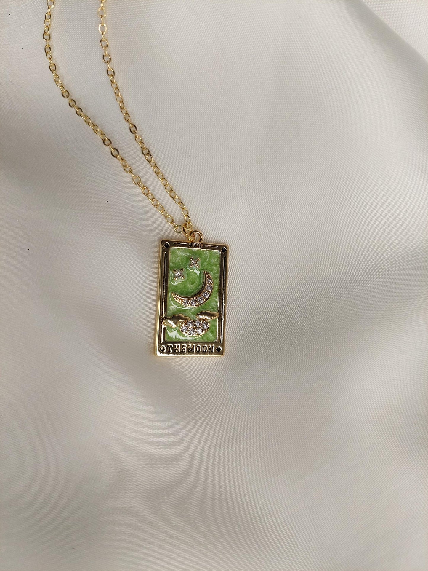 Freedom Tarot Kette Gold – Spirituelle Amulett Kette mit Mond & Sterne | 14K vergoldeter Edelstahl | Symbol für Freiheit Manifestation Boho
