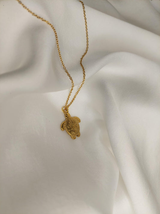 Goldene Schildkröten Kette – Symbol für Schutz, Weisheit & Erdung | Vergoldete Halskette mit spiritueller Bedeutung | Boho Schmuck Geschenk