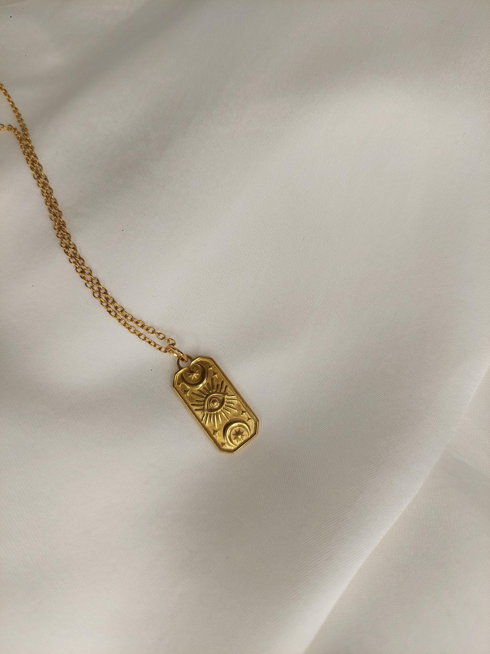 Goldene Sonne & Mond Kette – Spirituelle Amulett Halskette – 14K vergoldeter Edelstahl – Minimalistisch Boho Schmuckkette – Geschenk für Sie