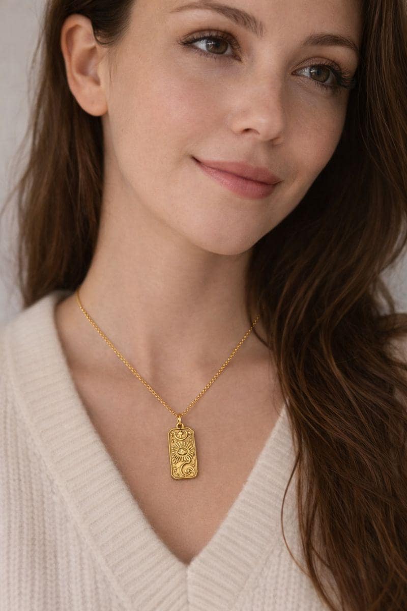 Goldene Sonne & Mond Kette – Spirituelle Amulett Halskette – 14K vergoldeter Edelstahl – Minimalistisch Boho Schmuckkette – Geschenk für Sie